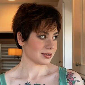 Anisa Jomhas Onlyfans